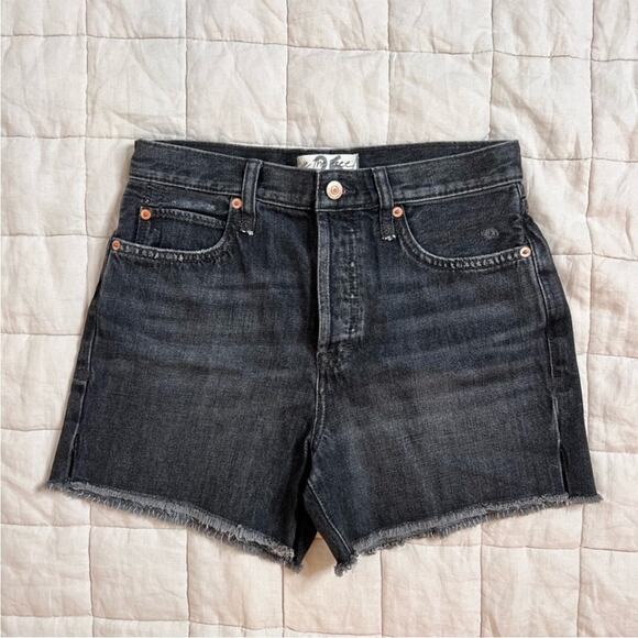 We The Free 100% Cotton Black Wash High Rise Jean Shorts w/ Fringe Hem - 26 - Picture 1 of 9